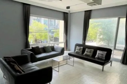 Townhouse in Wang Thonglang, Bangkok, Thailand 1 bedroom № 214540 - photo 2