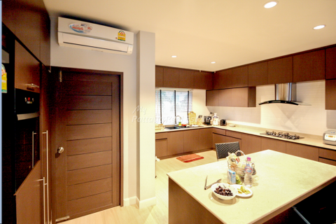 Дом в Банг Ламунге, Таиланд с 5 спальнями  № 71675 - фото 6