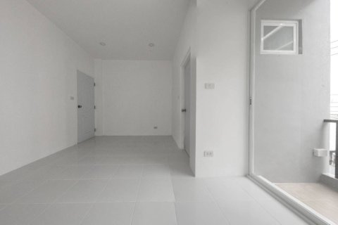 Townhouse à Lat Phrao, Bangkok, Thaïlande 4 chambres № 147493 - photo 4