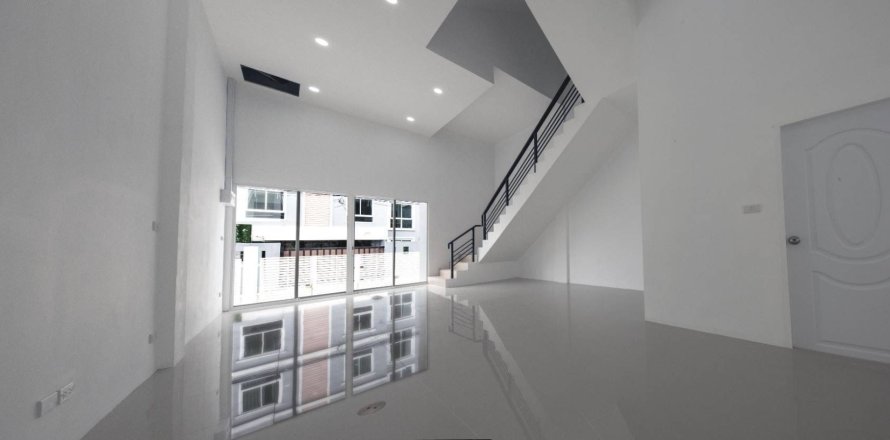 Townhouse à Lat Phrao, Bangkok, Thaïlande 4 chambres № 147493