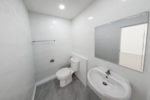 Townhouse à Lat Phrao, Bangkok, Thaïlande 4 chambres № 147493 - photo 3