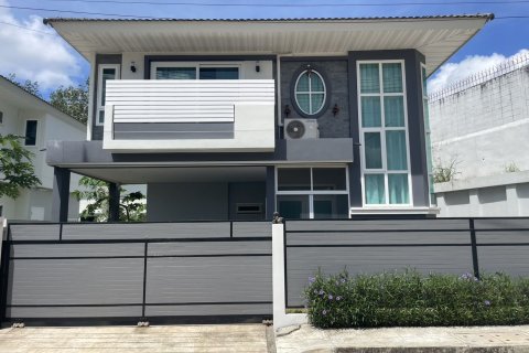 House in Phuket, Thailand 4 bedrooms № 147495 - photo 1