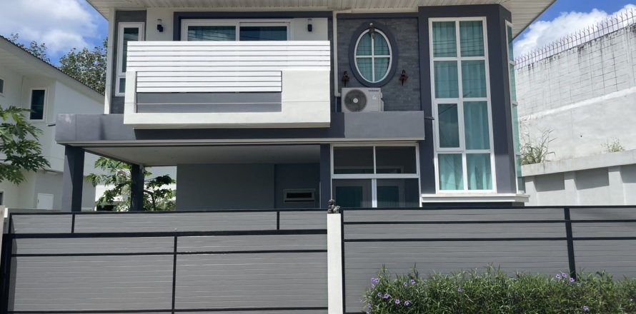 House in Phuket, Thailand 4 bedrooms № 147495