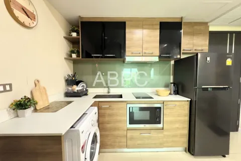Condominio de 2 dormitorios en Jomtien Beach, Pattaya, Tailandia № 211119 - foto 3