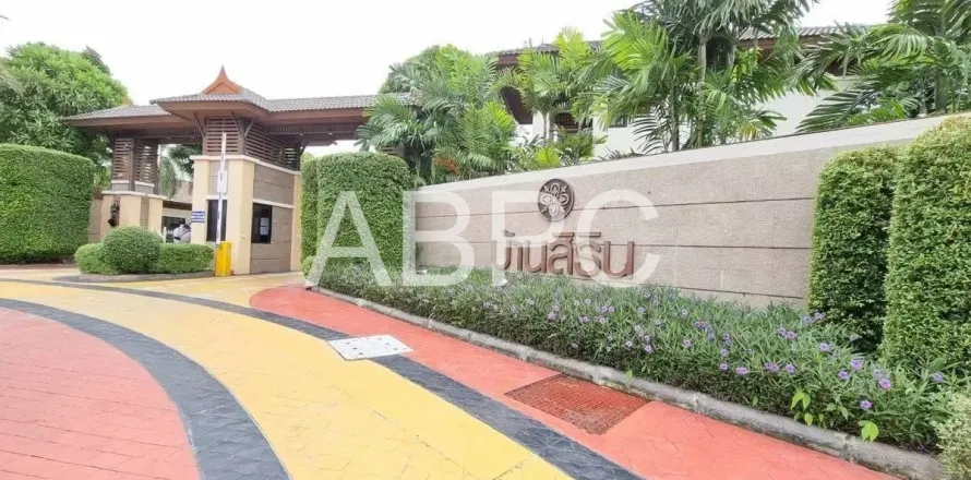 Casa de 3 dormitorios en Pattaya, Tailandia № 211114