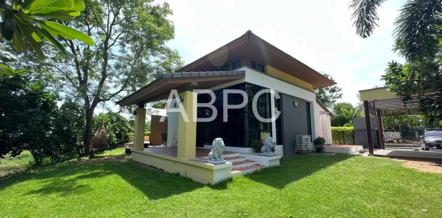 Casa de 3 dormitorios en Pattaya, Tailandia № 212014