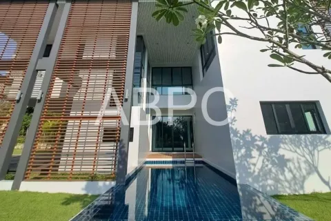 Casa de 4 dormitorios en Pattaya, Tailandia № 212013 - foto 5