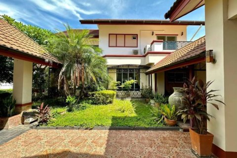 Дом в Ханг Донге, Таиланд с 6 спальнями № 155294 - фото 1