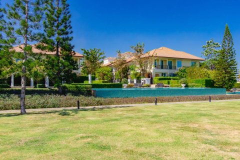 Villa in Cha-am, Thailand 3 bedrooms № 155288