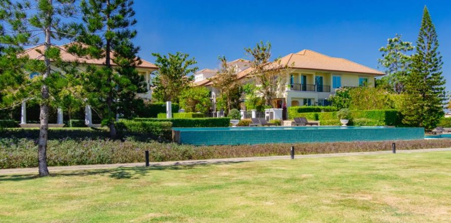 Villa in Cha-am, Thailand 3 bedrooms № 155288