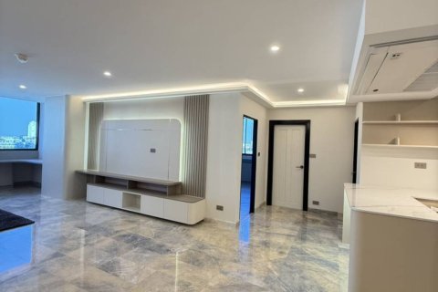 Condo in Bangkok, Thailand, 2 bedrooms  № 155291 - photo 3