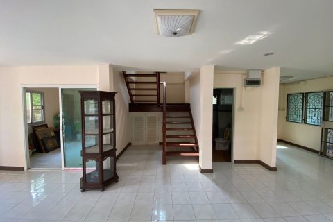 Maison à Min Buri, Bangkok, Thaïlande 4 chambres № 170784 - photo 3