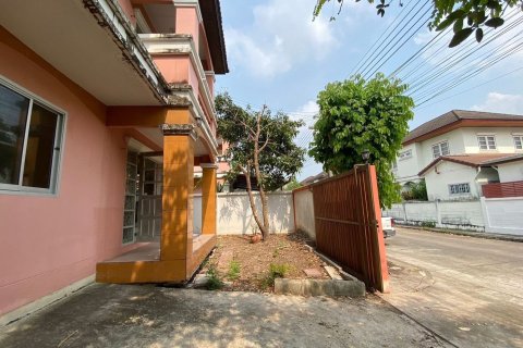 Maison à Min Buri, Bangkok, Thaïlande 4 chambres № 170784 - photo 18