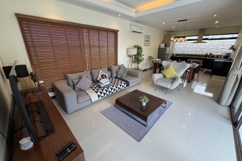 Villa in Phuket, Thailand 3 bedrooms № 173557 - photo 16