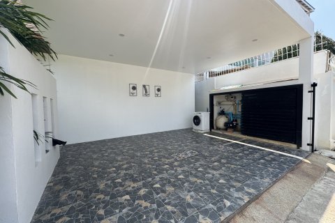 Villa in Phuket, Thailand 3 bedrooms № 173557 - photo 8