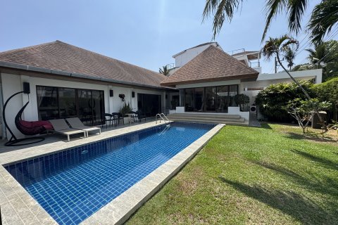 Villa in Phuket, Thailand 3 bedrooms № 173557 - photo 7