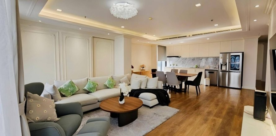 Condo in Bangkok, Thailand, 3 bedrooms № 233613