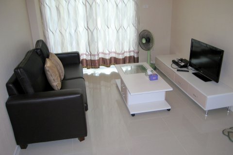 Condo in Pattaya, Thailand, 1 bedroom  № 204493 - photo 2