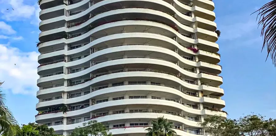 Penthouse in Klaeng, Thailand 4 bedrooms № 142399