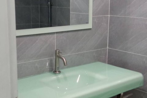 Студия в кондо в Банг Раке, Бангкок, Таиланд № 159491 - фото 4