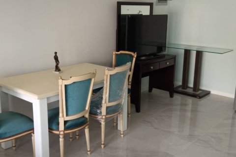 Студия в кондо в Банг Раке, Бангкок, Таиланд № 159491 - фото 6