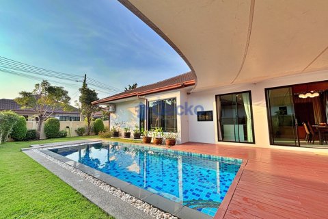 House in Pattaya, Thailand 4 bedrooms № 220463