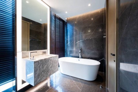 Condo in Bangkok, Thailand, 2 bedrooms  № 180839 - photo 17