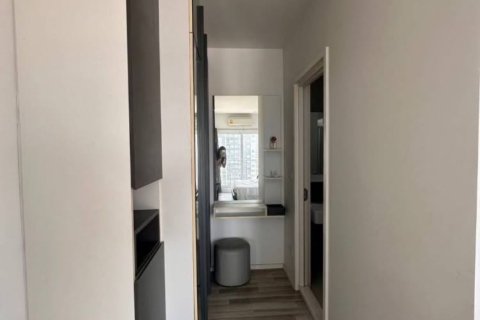 Condo in Bangkok, Thailand, 2 bedrooms № 167648 - photo 11