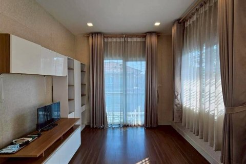 Maison à Pathum Thani, Thaïlande 3 chambres № 161667 - photo 14