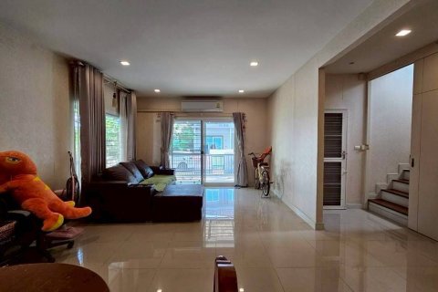 Maison à Pathum Thani, Thaïlande 3 chambres № 161667 - photo 12