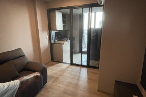 Studio dans le Condo à Khlong Toei, Bangkok, Thaïlande  № 148566 - photo 1