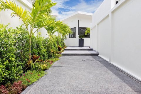 Villa in Phuket, Thailand 4 bedrooms № 148564 - photo 7