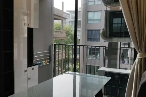 Condo in Phra Khanong, Bangkok, Thailand, 2 bedrooms  № 159464 - photo 7