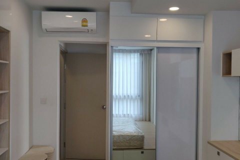 Condo in Phra Khanong, Bangkok, Thailand, 2 bedrooms  № 159464 - photo 12