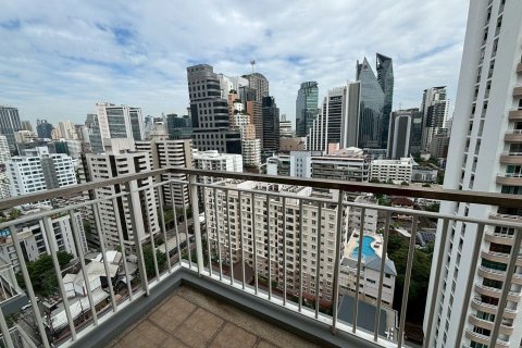 Condo in Khlong Toei, Bangkok, Thailand, 2 bedrooms  № 159467 - photo 2