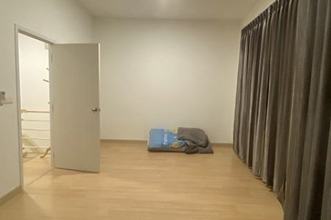 Таунхаус в Пхра Прадаенге, Таиланд с 4 спальнями  № 159465 - фото 17