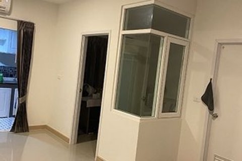 Таунхаус в Пхра Прадаенге, Таиланд с 4 спальнями  № 159465 - фото 5