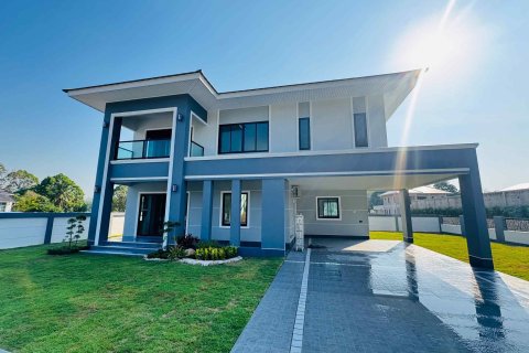 Villa in Rayong, Thailand 3 bedrooms № 148013 - photo 1