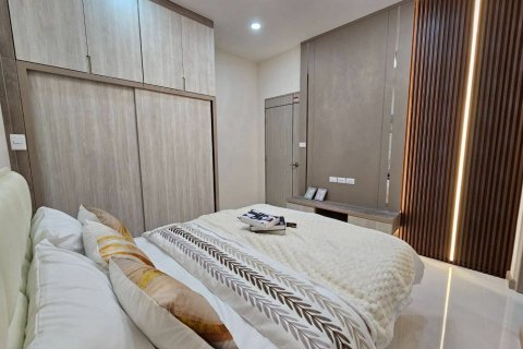 Villa in Pattaya, Thailand 4 bedrooms № 167110 - photo 12