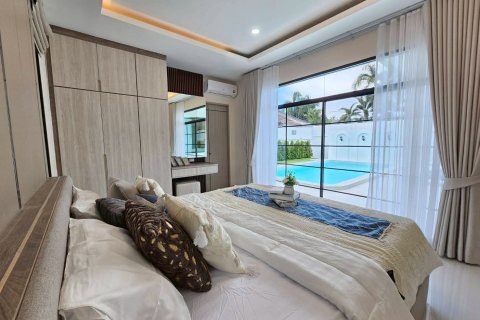 Villa in Pattaya, Thailand 4 bedrooms № 167110 - photo 15