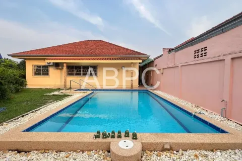 Casa de 3 dormitorios en Pattaya, Tailandia № 211908 - foto 9