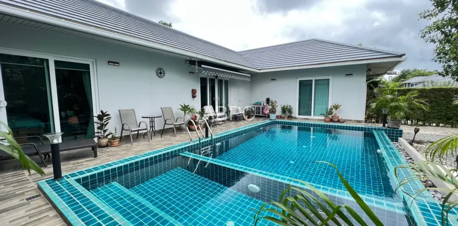 Casa de 3 dormitorios en Pattaya, Tailandia № 211906