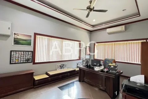 Casa de 6 dormitorios en Pattaya, Tailandia № 211905 - foto 7