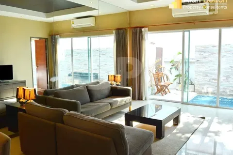 Casa de 3 dormitorios en Jomtien Beach, Pattaya, Tailandia № 211904 - foto 3