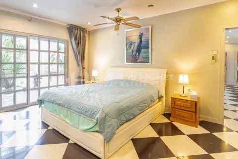 House in Phuket, Thailand 5 bedrooms № 133590 - photo 13