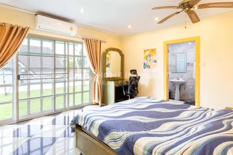 House in Phuket, Thailand 5 bedrooms № 133590 - photo 17