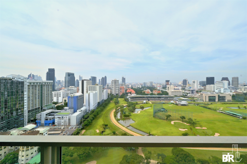 Condo in Bangkok, Thailand, 3 bedrooms № 188249 - photo 9