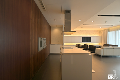 Condo in Bangkok, Thailand, 3 bedrooms № 188249 - photo 8