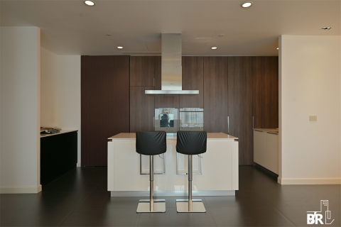 Condo in Bangkok, Thailand, 3 bedrooms № 188249 - photo 2