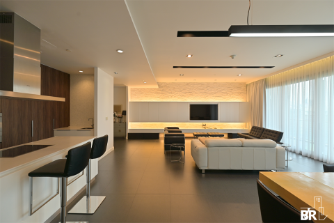 Condo in Bangkok, Thailand, 3 bedrooms № 188249 - photo 7